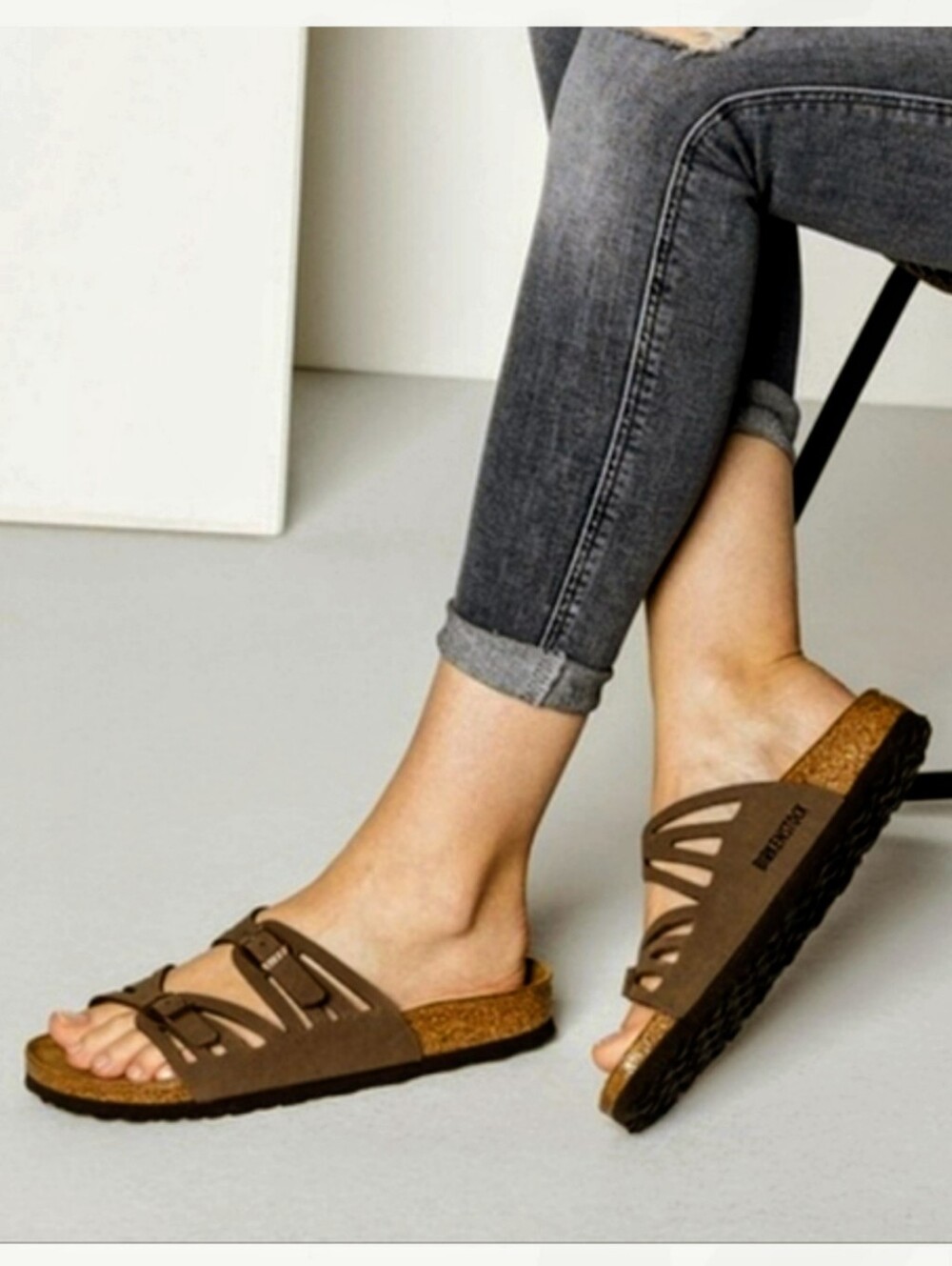 BIRKENSTOCK - Granada Sandal | Soft Footbed | Oiled Leather | Tobacco - 40R